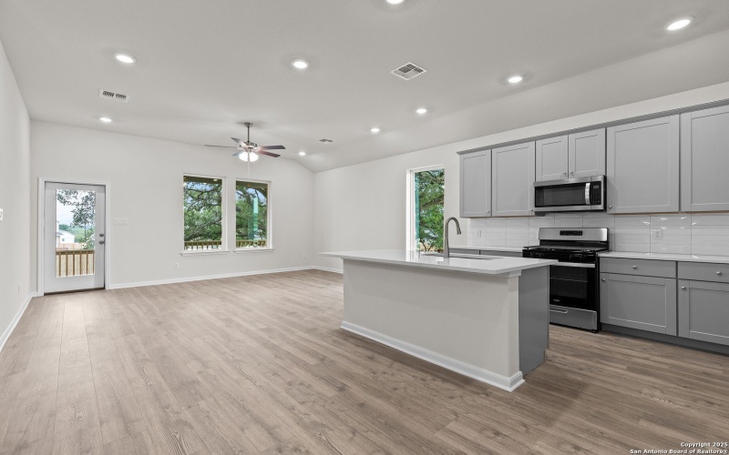 15556 Bonnethead Road, San Antonio, TX 78253-7208, 4 Bedrooms Bedrooms, ,2 BathroomsBathrooms,Residential,For Sale,15556 Bonnethead Road,0,1860114