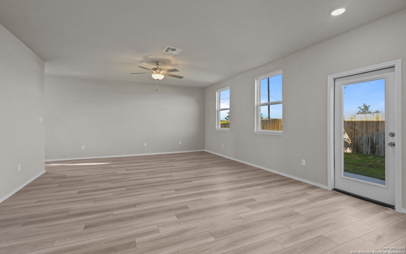 2543 Dry Moss Way, San Antonio, TX 78224, 4 Habitaciones Habitaciones , ,2 BañosBaños,Residential,En Venta,2543 Dry Moss Way,0,1862057