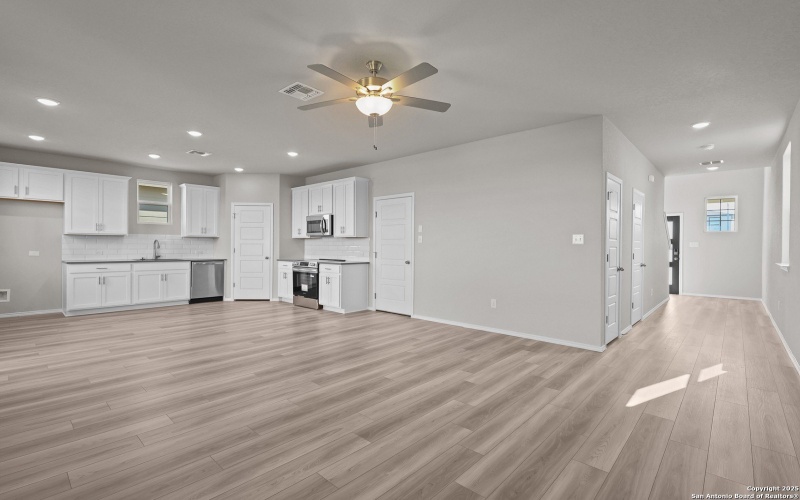 2543 Dry Moss Way, San Antonio, TX 78224, 4 Habitaciones Habitaciones , ,2 BañosBaños,Residential,En Venta,2543 Dry Moss Way,0,1862057