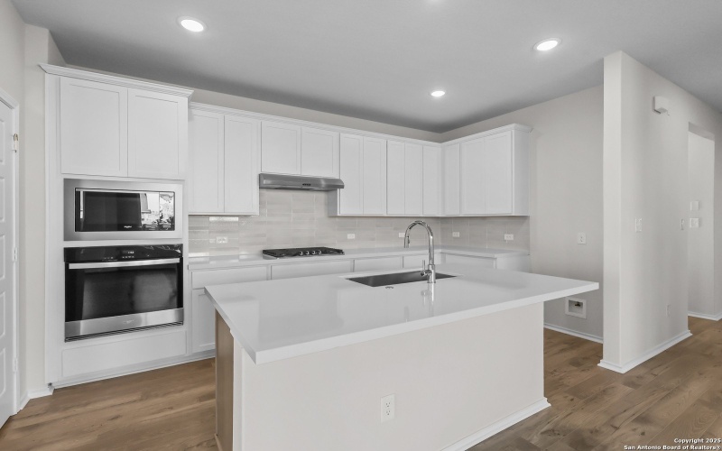 646 Broomsedge St, New Braunfels, TX 78130, 4 Habitaciones Habitaciones , ,2 BañosBaños,Residential,En Venta,646 Broomsedge St,0,1862481