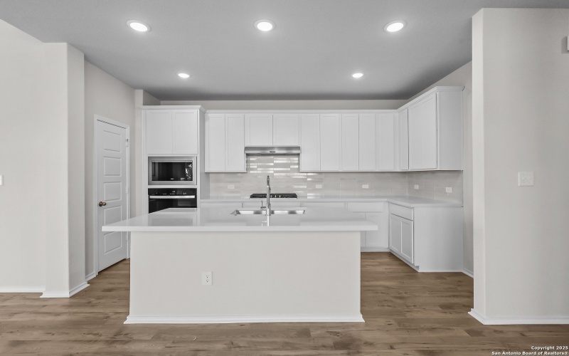 646 Broomsedge St, New Braunfels, TX 78130, 4 Habitaciones Habitaciones , ,2 BañosBaños,Residential,En Venta,646 Broomsedge St,0,1862481