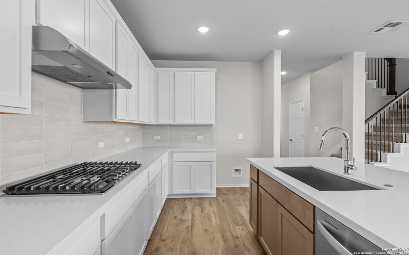 646 Broomsedge St, New Braunfels, TX 78130, 4 Habitaciones Habitaciones , ,2 BañosBaños,Residential,En Venta,646 Broomsedge St,0,1862481