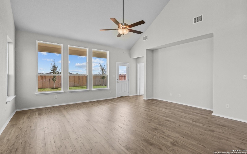 646 Broomsedge St, New Braunfels, TX 78130, 4 Habitaciones Habitaciones , ,2 BañosBaños,Residential,En Venta,646 Broomsedge St,0,1862481