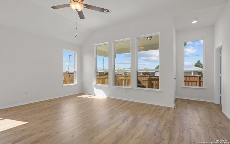 649 Broomsedge St, New Braunfels, TX 78130, 3 Bedrooms Bedrooms, ,2 BathroomsBathrooms,Residential,For Sale,649 Broomsedge St,0,1862485