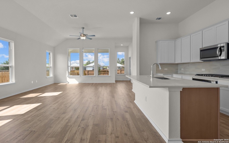 649 Broomsedge St, New Braunfels, TX 78130, 3 Bedrooms Bedrooms, ,2 BathroomsBathrooms,Residential,For Sale,649 Broomsedge St,0,1862485