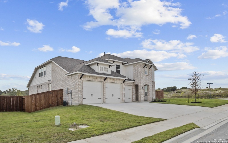 2804 Reeves Ln, Schertz, TX 78108, 5 Bedrooms Bedrooms, ,5 BathroomsBathrooms,Residential,For Sale,2804 Reeves Ln,0,1862523