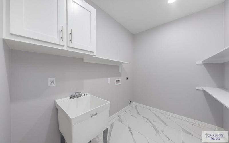 4716 KALINGA LN, BROWNSVILLE, TX 78521, 3 Habitaciones Habitaciones , ,2 BañosBaños,Residential,En Venta,4716 KALINGA LN,29751144