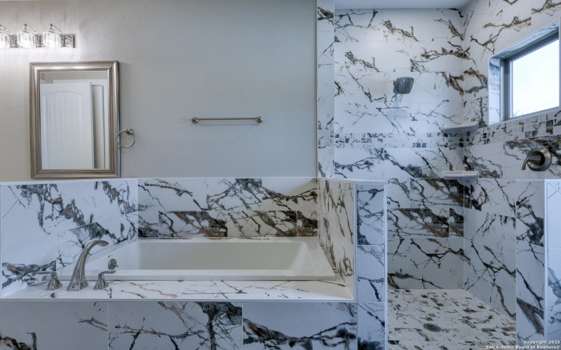 140 Horsehoe Falls, Bandera, TX 78003, 4 Habitaciones Habitaciones , ,3 BañosBaños,Residential,En Venta,140 Horsehoe Falls,0,1867367