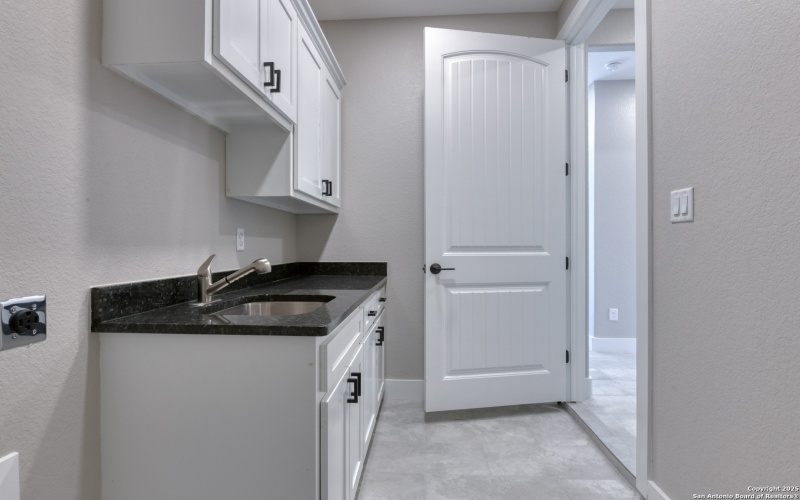 140 Horsehoe Falls, Bandera, TX 78003, 4 Habitaciones Habitaciones , ,3 BañosBaños,Residential,En Venta,140 Horsehoe Falls,0,1867367