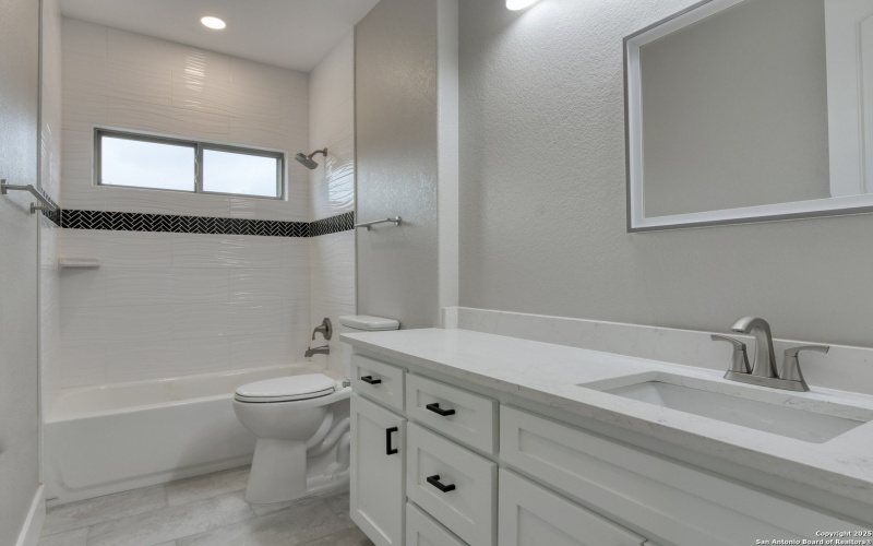 140 Horsehoe Falls, Bandera, TX 78003, 4 Habitaciones Habitaciones , ,3 BañosBaños,Residential,En Venta,140 Horsehoe Falls,0,1867367