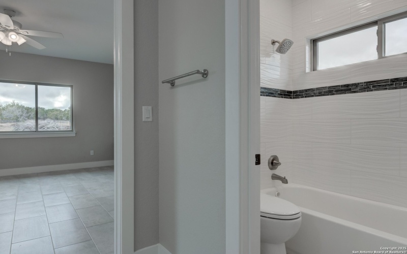 140 Horsehoe Falls, Bandera, TX 78003, 4 Habitaciones Habitaciones , ,3 BañosBaños,Residential,En Venta,140 Horsehoe Falls,0,1867367