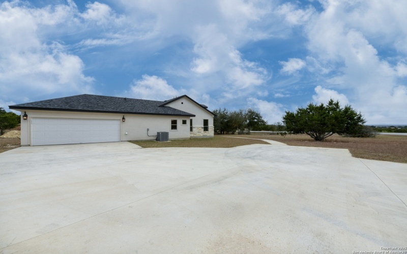 140 Horsehoe Falls, Bandera, TX 78003, 4 Habitaciones Habitaciones , ,3 BañosBaños,Residential,En Venta,140 Horsehoe Falls,0,1867367