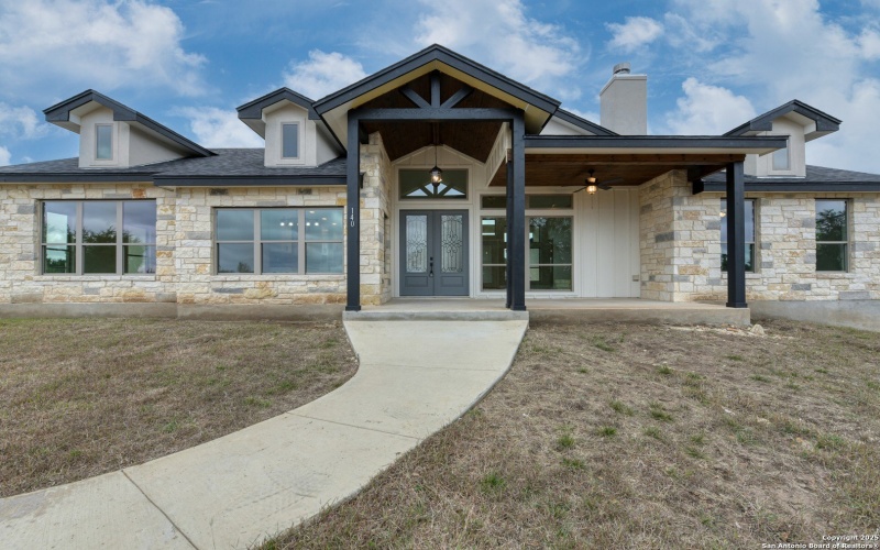 140 Horsehoe Falls, Bandera, TX 78003, 4 Habitaciones Habitaciones , ,3 BañosBaños,Residential,En Venta,140 Horsehoe Falls,0,1867367