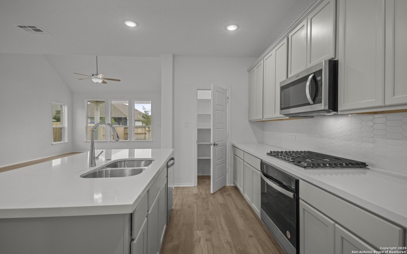 12511 Sylvanite, San Antonio, TX 78254, 4 Habitaciones Habitaciones , ,2 BañosBaños,Residential,En Venta,12511 Sylvanite,0,1834176