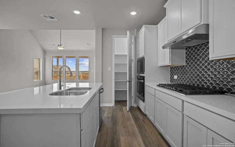 14406 Blue Mesa Hill, San Antonio, TX 78245, 5 Habitaciones Habitaciones , ,3 BañosBaños,Residential,En Venta,14406 Blue Mesa Hill,0,1837818