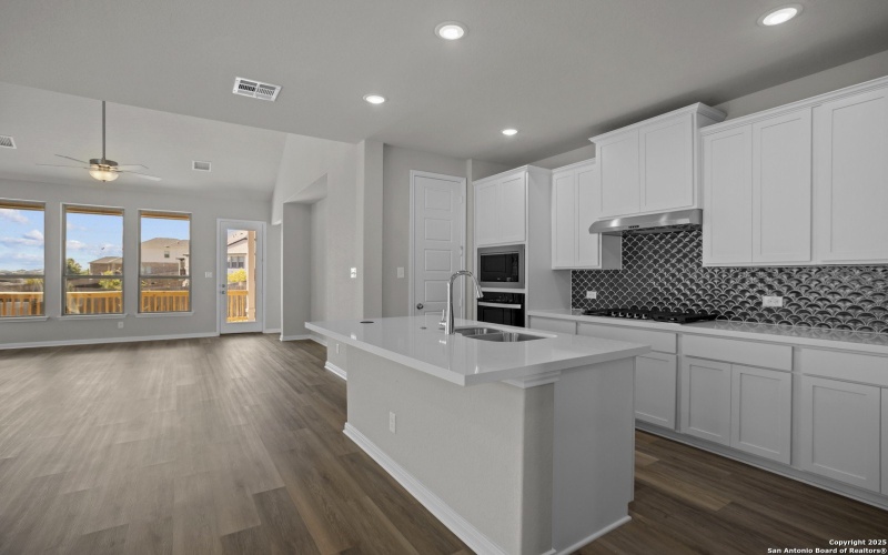 14406 Blue Mesa Hill, San Antonio, TX 78245, 5 Habitaciones Habitaciones , ,3 BañosBaños,Residential,En Venta,14406 Blue Mesa Hill,0,1837818