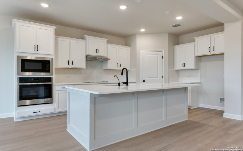 118 Heidi Hill, Castroville, TX 78009, 3 Bedrooms Bedrooms, ,2 BathroomsBathrooms,Residential,For Sale,118 Heidi Hill,0,1839874