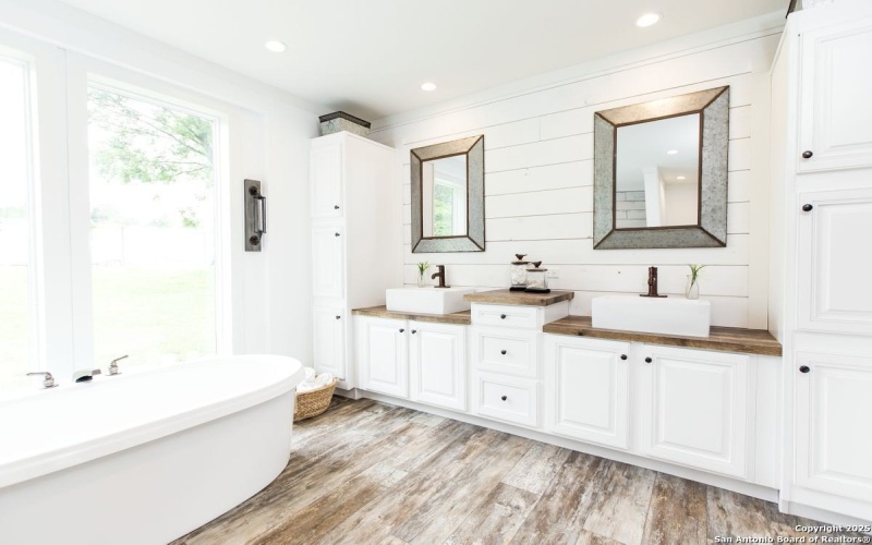 4915 Palomino Way, San Marcos, TX 78666, 4 Habitaciones Habitaciones , ,3 BañosBaños,Residential,En Venta,4915 Palomino Way,0,1841198