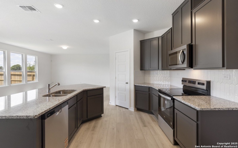 413 Panther Way, Seguin, TX 78155, 3 Habitaciones Habitaciones , ,2 BañosBaños,Residential,En Venta,413 Panther Way,0,1843542