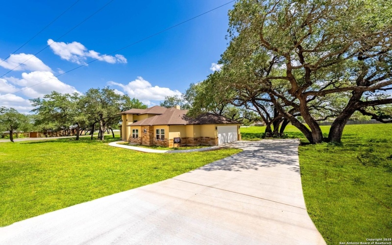 101 Vintage Run Dr, La Vernia, TX 78121, 3 Bedrooms Bedrooms, ,2 BathroomsBathrooms,Residential,For Sale,101 Vintage Run Dr,0,1848485