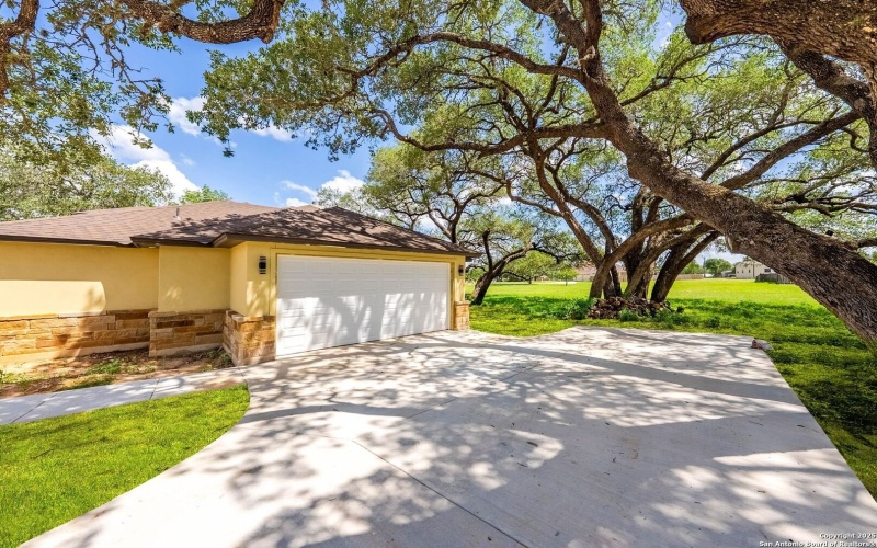 101 Vintage Run Dr, La Vernia, TX 78121, 3 Bedrooms Bedrooms, ,2 BathroomsBathrooms,Residential,For Sale,101 Vintage Run Dr,0,1848485