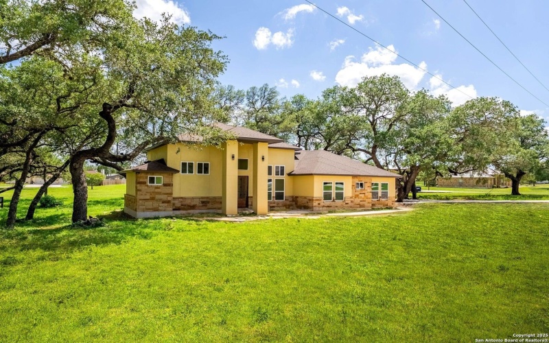 101 Vintage Run Dr, La Vernia, TX 78121, 3 Bedrooms Bedrooms, ,2 BathroomsBathrooms,Residential,For Sale,101 Vintage Run Dr,0,1848485