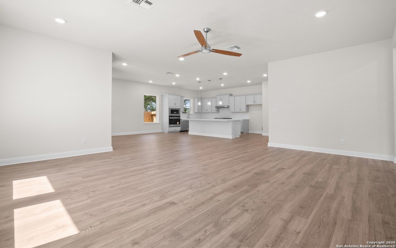 141 Rosanna Ridge, Universal City, TX 78148-3464, 3 Habitaciones Habitaciones , ,2 BañosBaños,Residential,En Venta,141 Rosanna Ridge,0,1848862