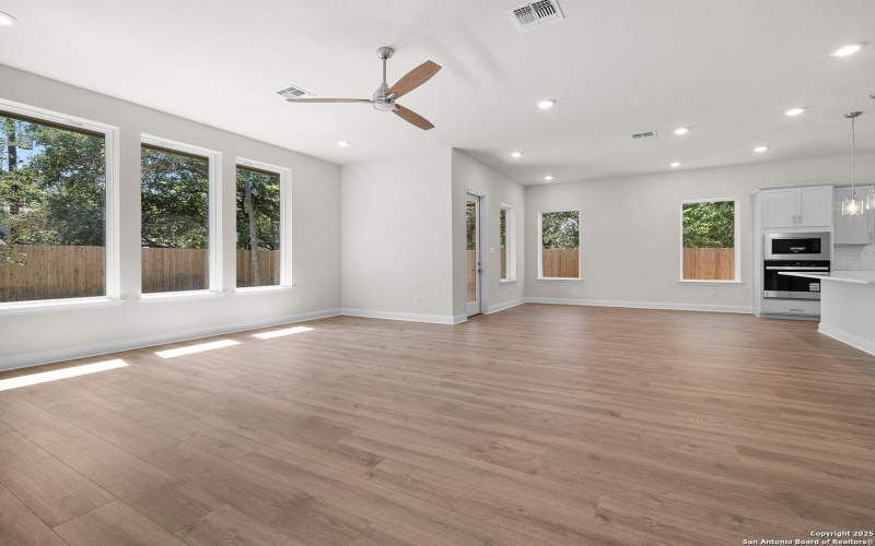 141 Rosanna Ridge, Universal City, TX 78148-3464, 3 Habitaciones Habitaciones , ,2 BañosBaños,Residential,En Venta,141 Rosanna Ridge,0,1848862