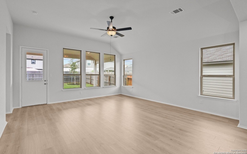 1020 Windflower, New Braunfels, TX 78130, 4 Habitaciones Habitaciones , ,3 BañosBaños,Residential,En Venta,1020 Windflower,0,1852938