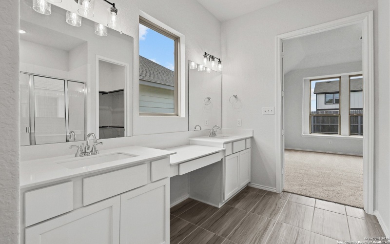 1020 Windflower, New Braunfels, TX 78130, 4 Habitaciones Habitaciones , ,3 BañosBaños,Residential,En Venta,1020 Windflower,0,1852938