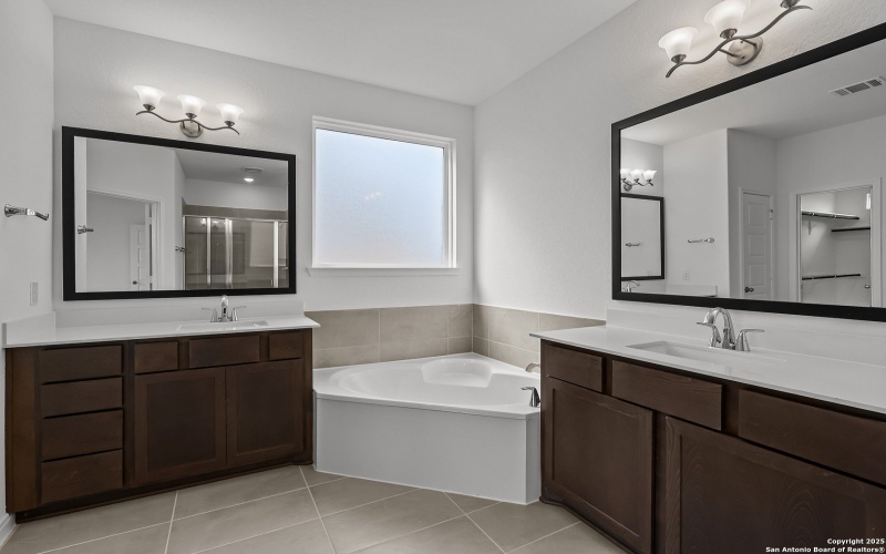 4544 Yoakum Valley, Schertz, TX 78108, 5 Habitaciones Habitaciones , ,5 BañosBaños,Residential,En Venta,4544 Yoakum Valley,0,1878083