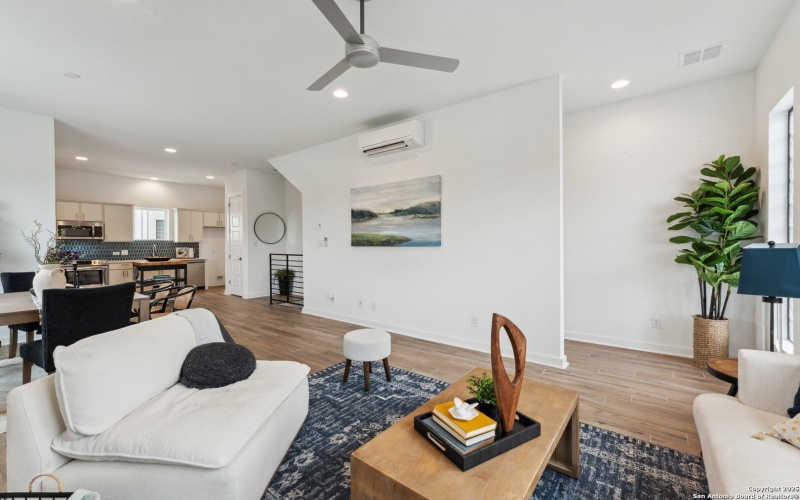 1735 W Gramercy unit: 301 #301, San Antonio, TX 78201, 2 Bedrooms Bedrooms, ,2 BathroomsBathrooms,Residential,For Sale,1735 W Gramercy unit: 301,0,1878123