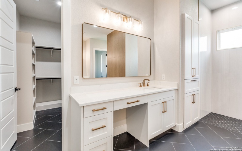 113 Pioneer Trail, Adkins, TX 78101, 5 Bedrooms Bedrooms, ,3 BathroomsBathrooms,Residential,For Sale,113 Pioneer Trail,0,1878480