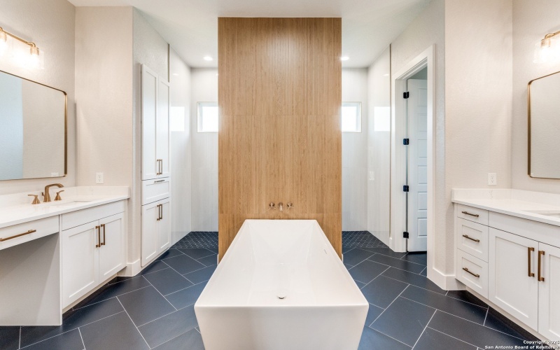 113 Pioneer Trail, Adkins, TX 78101, 5 Bedrooms Bedrooms, ,3 BathroomsBathrooms,Residential,For Sale,113 Pioneer Trail,0,1878480