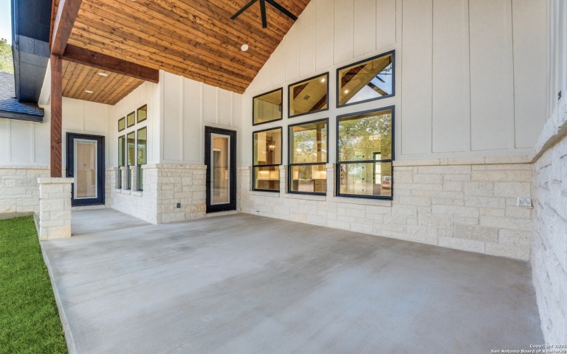 113 Pioneer Trail, Adkins, TX 78101, 5 Bedrooms Bedrooms, ,3 BathroomsBathrooms,Residential,For Sale,113 Pioneer Trail,0,1878480