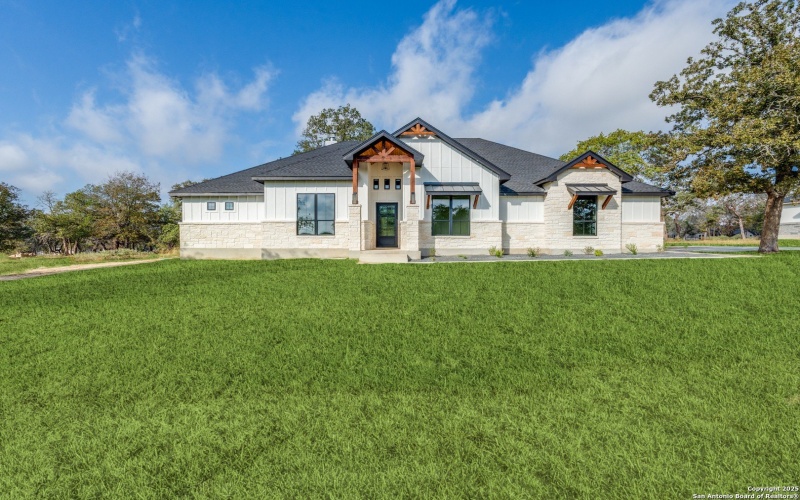 113 Pioneer Trail, Adkins, TX 78101, 5 Bedrooms Bedrooms, ,3 BathroomsBathrooms,Residential,For Sale,113 Pioneer Trail,0,1878480