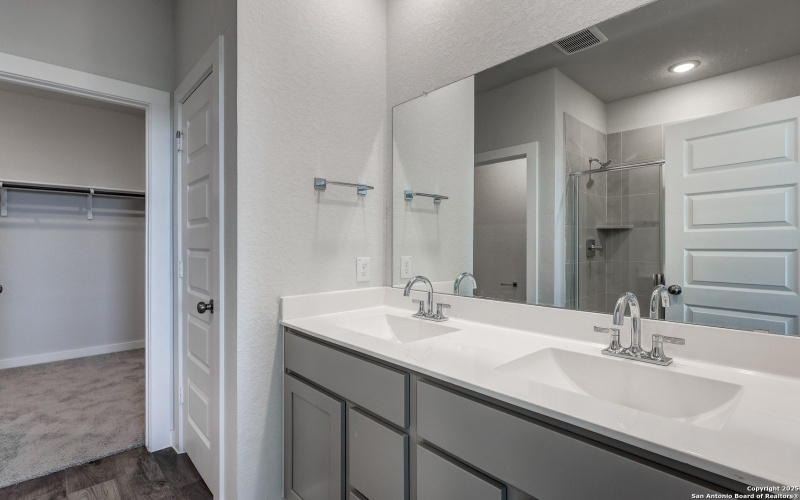 9982 Forestier Grn, San Antonio, TX 78214, 5 Habitaciones Habitaciones , ,3 BañosBaños,Residential,En Venta,9982 Forestier Grn,0,1879271