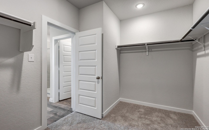 9982 Forestier Grn, San Antonio, TX 78214, 5 Habitaciones Habitaciones , ,3 BañosBaños,Residential,En Venta,9982 Forestier Grn,0,1879271