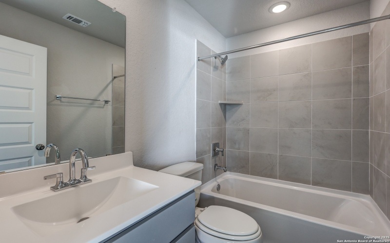 9982 Forestier Grn, San Antonio, TX 78214, 5 Habitaciones Habitaciones , ,3 BañosBaños,Residential,En Venta,9982 Forestier Grn,0,1879271