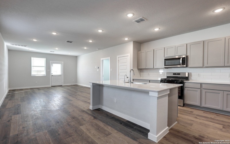 9982 Forestier Grn, San Antonio, TX 78214, 5 Habitaciones Habitaciones , ,3 BañosBaños,Residential,En Venta,9982 Forestier Grn,0,1879271