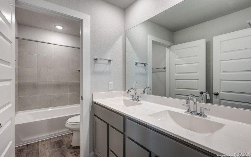 9990 Forestier Grn, San Antonio, TX 78214, 4 Habitaciones Habitaciones , ,3 BañosBaños,Residential,En Venta,9990 Forestier Grn,0,1879297