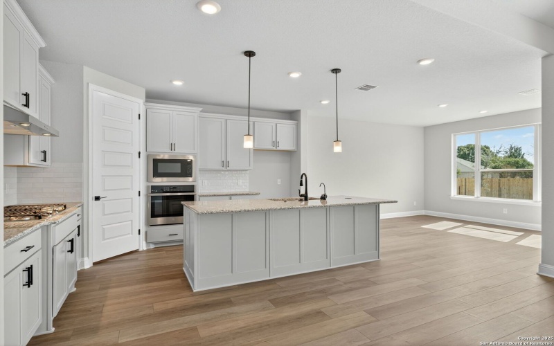 221 Janice Avenue, Castroville, TX 78009, 4 Habitaciones Habitaciones , ,3 BañosBaños,Residential,En Venta,221 Janice Avenue,0,1880516