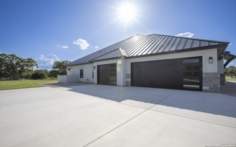 118 Obscure Way, Spring Branch, TX 78070, 4 Bedrooms Bedrooms, ,5 BathroomsBathrooms,Residential,For Sale,118 Obscure Way,0,1880996