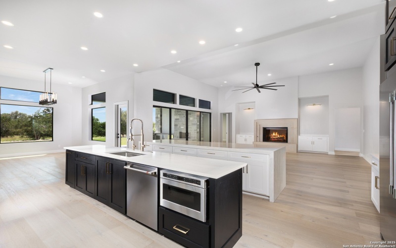 118 Obscure Way, Spring Branch, TX 78070, 4 Bedrooms Bedrooms, ,5 BathroomsBathrooms,Residential,For Sale,118 Obscure Way,0,1880996