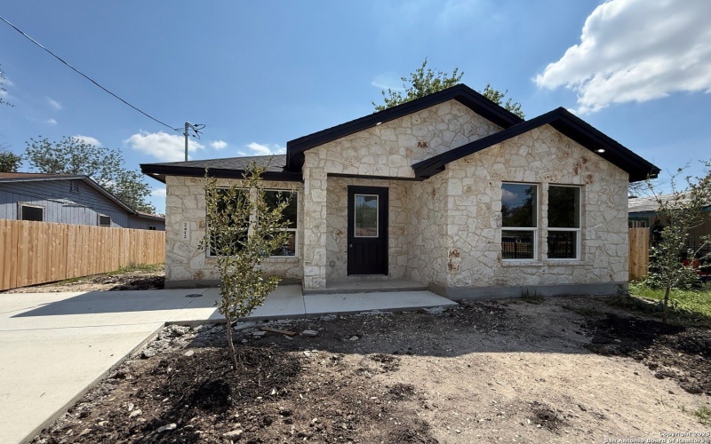 2412 Ceralvo St, San Antonio, TX 78237, 3 Bedrooms Bedrooms, ,2 BathroomsBathrooms,Residential,For Sale,2412 Ceralvo St,0,1881262