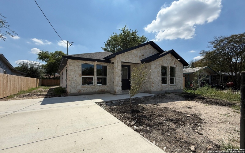 2412 Ceralvo St, San Antonio, TX 78237, 3 Bedrooms Bedrooms, ,2 BathroomsBathrooms,Residential,For Sale,2412 Ceralvo St,0,1881262