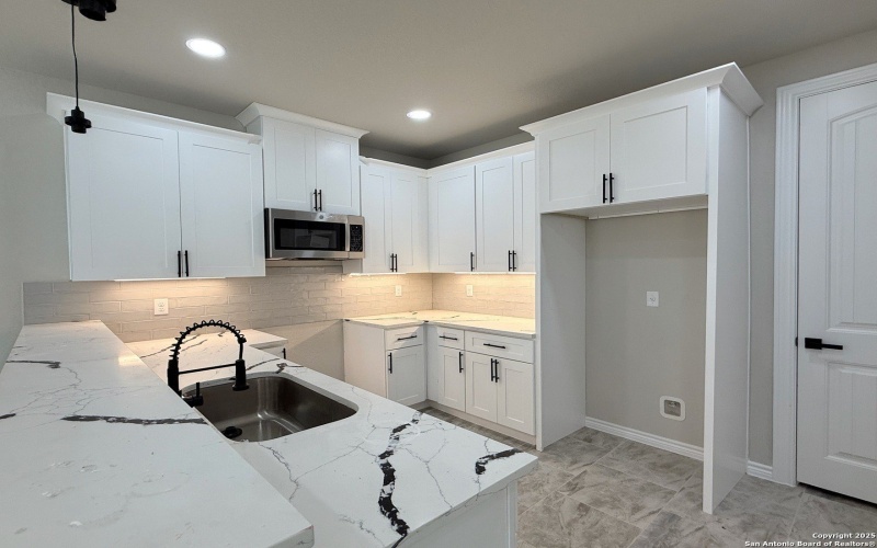 2412 Ceralvo St, San Antonio, TX 78237, 3 Bedrooms Bedrooms, ,2 BathroomsBathrooms,Residential,For Sale,2412 Ceralvo St,0,1881262