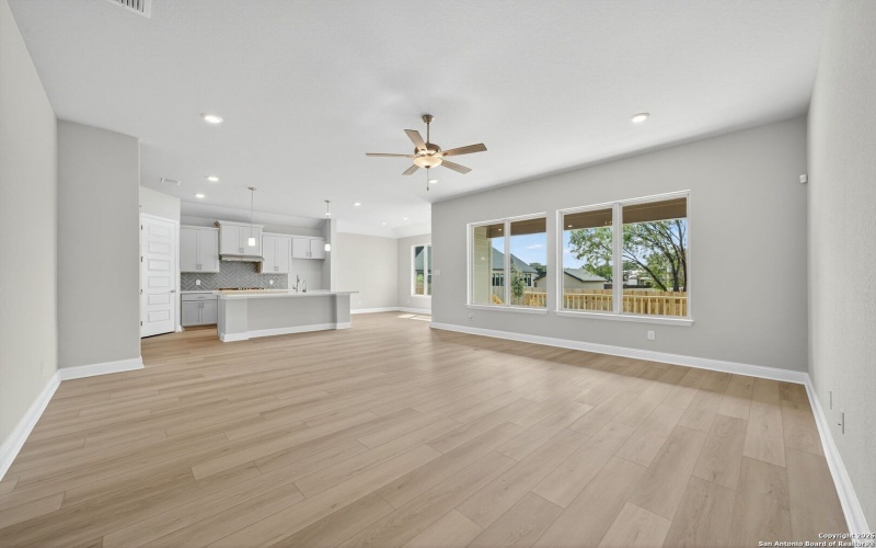 254 Allen Ave, Castroville, TX 78009, 4 Habitaciones Habitaciones , ,2 BañosBaños,Residential,En Venta,254 Allen Ave,0,1881926