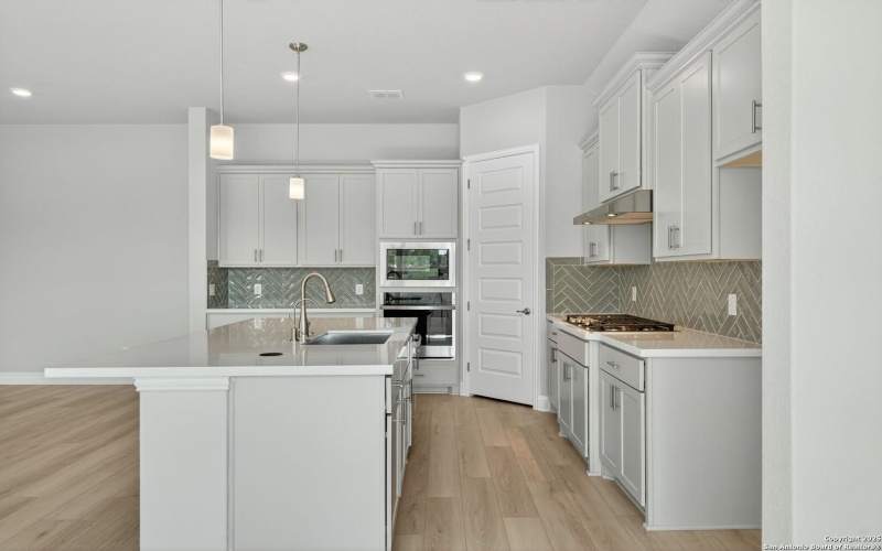 254 Allen Ave, Castroville, TX 78009, 4 Habitaciones Habitaciones , ,2 BañosBaños,Residential,En Venta,254 Allen Ave,0,1881926