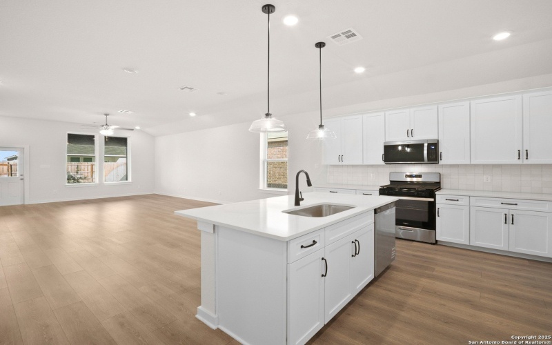 13535 Valjean Ave, San Antonio, TX 78253, 4 Habitaciones Habitaciones , ,2 BañosBaños,Residential,En Venta,13535 Valjean Ave,0,1870229